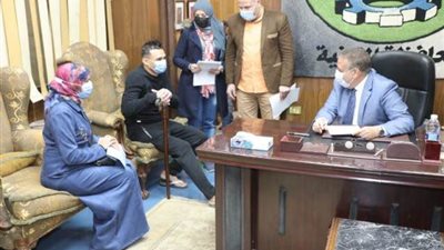بالفيديوا.. محافـظ المنوفية يسلم كراسي كهربائية ومساعدات مالية للحالات الإنسانية وذوى الهمم