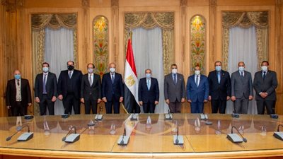 تعاون بين 