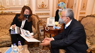 الدكتورة غادة والى تهنئ المستشار حنفي جبالي رئيس مجلس النواب