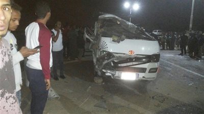 اصابة 14 شخص فى انقلاب سيارة ميكروباص على زراعى البحيرة