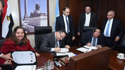 بنك التنمية الصناعية يوقع بروتوكولا لتمويل 1138 وحدة سكنية جديدة