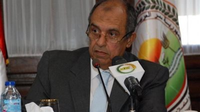 ابو ستيت يتفقد مشروع غرب المنيا و مزرعة قصب تروى بالتنقيط .. غدا