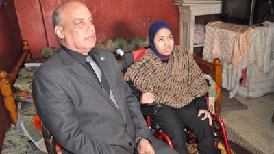 الدكتور طارق شوقي يحقق حلم الطالبة 