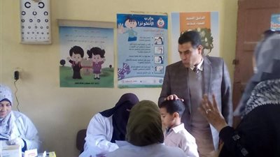 مدير تعليم الخانكة يشيد بنظافة المدارس ويتابع حملة 100مليون صحة