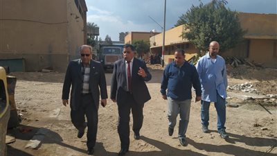 رئيس السكة الحديد يحيل بعض المسئولين للتحقيق بورش الإشارات بفرز القاهرة