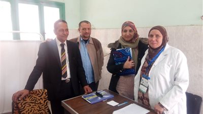 منظمة الصحة العالمية تتابع حملة فيرس سي بمدارس الخانكة