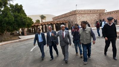 بالصور.. أبوسمبل تتزين لتعامد الشمس على وجه الملك رمسيس الثانى