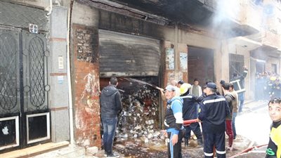 بالصور.. اخماد حريق بمخزن للبويات بشبين الكوم.. والمحافظ يؤكد لا يوجد خسائر بشرية
