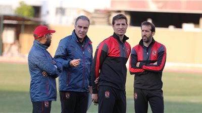 تفاصيل جلسة لاسارتي مع مدرب احمال الاهلى
