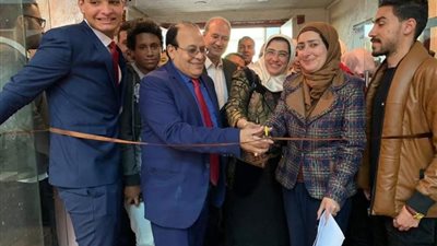 افتتاح معرض 