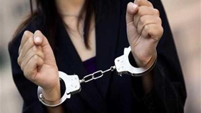 مذيعة خامس ضحايا الافلام الاباحية مع المخرج السينمائى