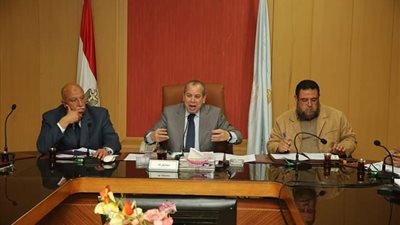 محافظ كفرالشيخ يكلف بتطبيق 1000 جنيه غرامة إهدار مياه الشرب