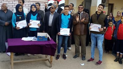 مدرسة الشهيد عادل عبيدو تكرم اوائل الطلاب عن الفصل الدراسي الاول
