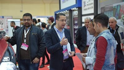 التصديري للمنسوجات يستقدم 50 بعثة تجارية دولية