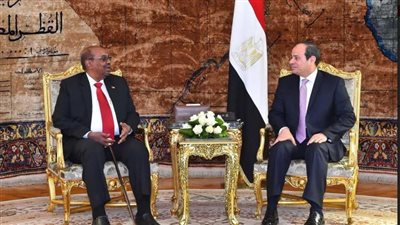 البشير يعزي السيسي هاتفيا في ضحايا حادث محطة مصر