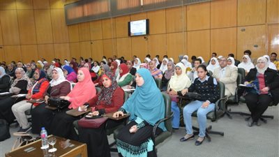 مشروع إنشاء مركز القياس والتقويم في ندوة بجامعة أسيوط