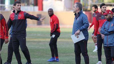 لاسارتى يعلن قائمة الاهلى لمواجهة بتروجيت