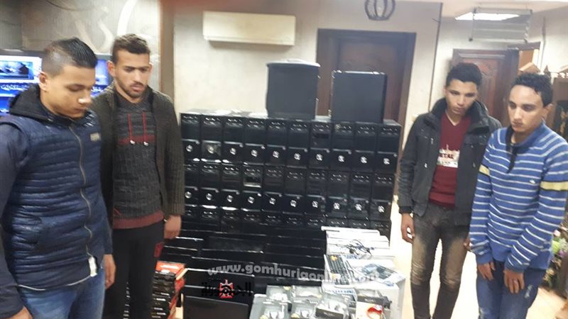 المتهمين والمضبوطات