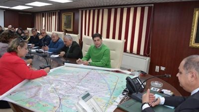 محافظ الغربية .. يبحث تنفيذ المخططات الزمنية لأهم المشروعات مع نواب طنطا