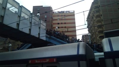 عودة حركة مترو الأنفاق بالخط الأول بعد توقفها 30 دقيقة