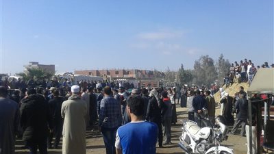 مصرع فتاتين واصابة شقيقة احداهن في حادث سير بطريق السادات