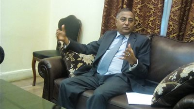 السفير مشتاق: نثمن موقف مصر الداعى للحوار بين باكستان والهند