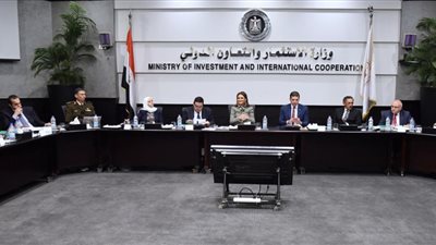 سحر نصر: 6 مناطق استثمارية جديدة بـ70 مليار جنيه