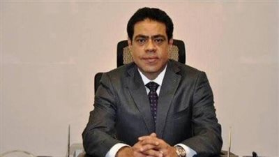 قنديل يجتمع بالمنسق الأمنى لمباراة الاهلى وفيتا كلوب