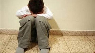 الأم وزوجها والخال والجدان.. يتناوبون الاعتداء على أطفالهم لثلاث سنوات