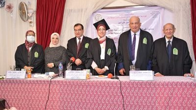 دكتوراه بمرتبة الشرف الأولي لمعالجة الإعلام الغربي لقضايا اللاجئين بالأزهر