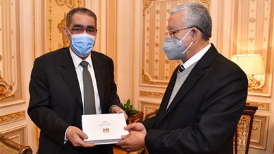 رئيس الهيئة العامة للاستعلامات يهنئ رئيس مجلس النواب المستشار الدكتور حنفي جبالي
