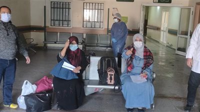 خروج حالنين من مصابى كورونا من مستشفى قفط التعليمى