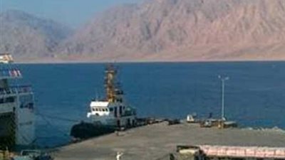 اعادة فتح موانئ السويس بعد تحسن الاحوال الجوية