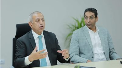 معتز خميس: الأكاديمية العربية تولي اهتماماً كبيراً بدعم وتمكين الشباب وتوظيف طاقاتهم