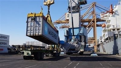 إخلاء 13 حاوية تحتوي على مواد شديدة الخطورة في موانىء بالبصرة