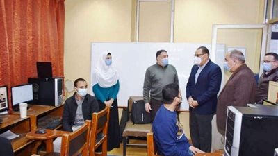 محافظ الشرقية يتفقد مركز تدريب علوم الحاسب وتكنولوجيا المعلومات بالديوان العام