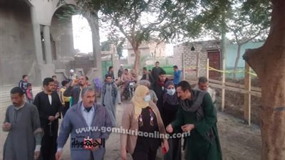 ضمن مبادرة حياة كريمة ..رئيس مدينة طهطا بسوهاج تتابع أماكن محطات الصرف الصحي..صور