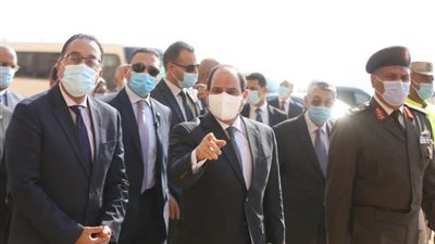 بالصور.. أهالى عزبة الهجانة يستقبلون الرئيس بالزغاريد و«بنحبك يا ريس»