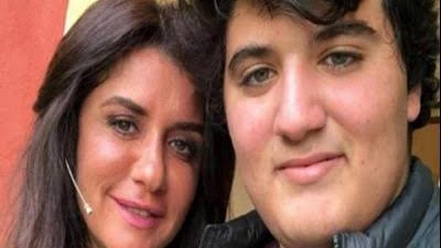 تعليق صادم من نجل غادة عادل بشأن زواجها من شاكوش.. صور