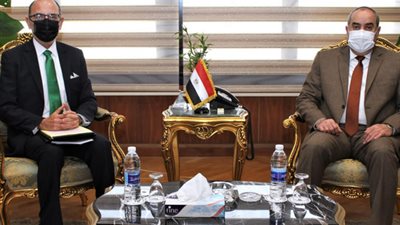الطيار محمد منار : تعاون مشترك في مجال التدريب وتبادل الخبرات بجميع أنشطة الطيران بين البلدين