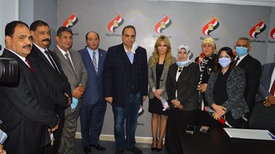 بالصور.. قيادات حزب مصر الحديثة تفتتح المقر الرئيسي بمحافظة السويس