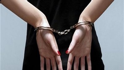 ضبط ممرضة حصلت على مبالغ مالية من مريضة بدون وجه حق بالبحيرة