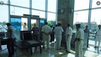 تواجد أمني مكثف بمحيط مطار القاهرة قبل وصول بعثة الأهلي