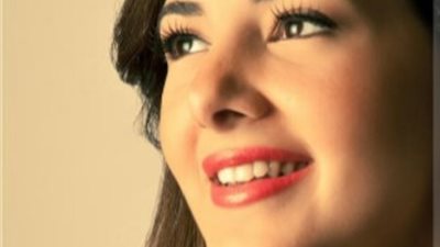 دنيا سميرغانم فى 