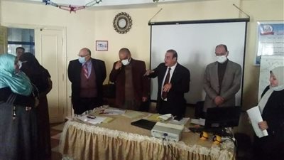 وكيل التعليم بمطروح يتابع فعاليات ورشة عمل لتطوير اداء معلمات رياض الأطفال