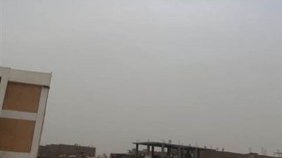 سحب كثيفة تحجب أشعة الشمس وإنخفاض فى درجات الحرارة بالأقصر.صور