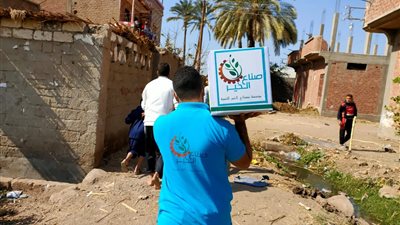 صناع الخير وساويرس للتنمية يوزعان 90 طن مواد غذائية على غير القادرين باربع قرى مصرية فى ثلاث محافظات