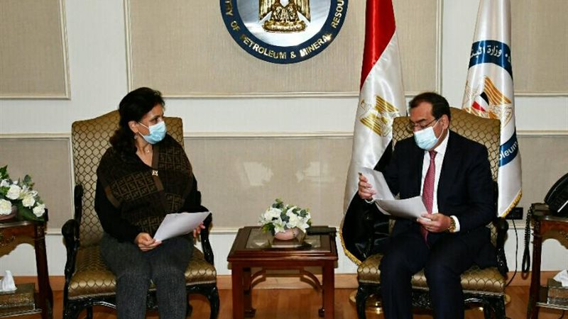 وزير البترول في لقائه