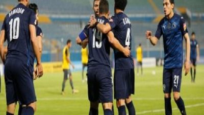 حكام مباراة بيراميدز وراسينج كلوب يصلون القاهرة