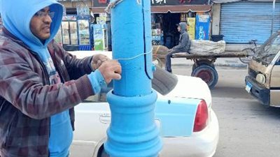 رئيس مدينة مرسى مطروح تركيب 500 غطاء لاعمدة الانارة حفاظا على ارواح المواطنين